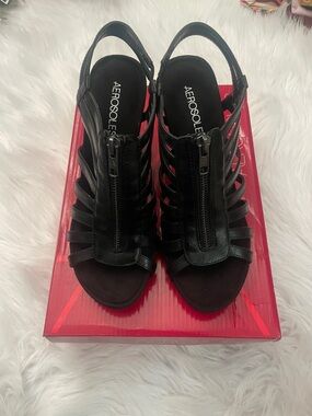AEROSOLES Black Strappy Front-Zip Slingback Heels